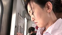 驚きと恐怖で体は硬直して声も出せない。初めての被害に遭った涼(福富りょう)は目を閉じてただ耐えることしかできなかった。そんな反応はにとって恰好の標的。涼はあえなく電車内でイカされ、逃げ込んだ駅のトイレで犯されてしまった。あれから数日。